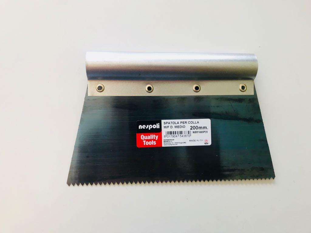 SPATOLA DENTATA 120 MM DENTE MEDIO COD.N0M1665P12